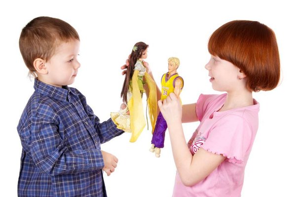 Les poupées pour garçons et filles