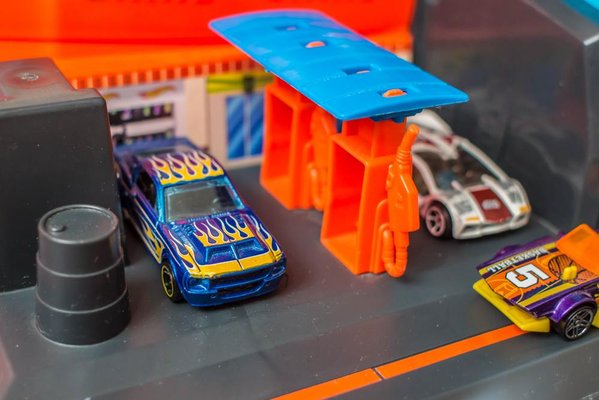 garage pour petite voiture jouet - Recherche Google