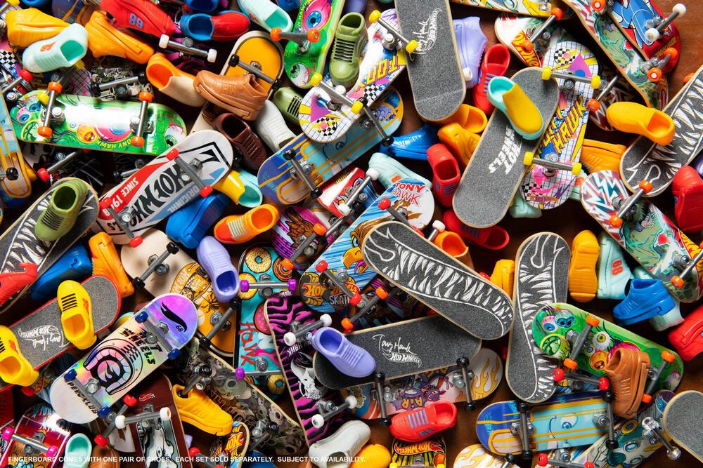 Hot Wheels Skate Fingerboard And Shoes Tony Hawk Tricked Out Pack Nové