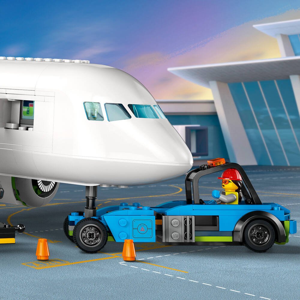 LEGO City 60367 L'Avion de Ligne, Jouet avec Bus de l'Aéroport
