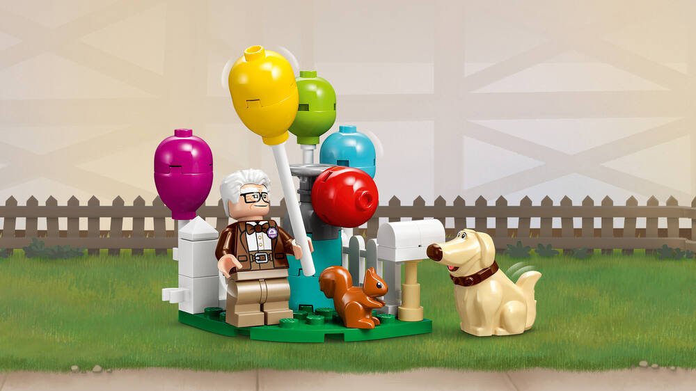 LEGO 43217 Disney et Pixar La Maison de « Là-Haut », Jouet avec Ballons,  Figurines Carl, Russell et Doug, Maquette Collection, 100ème Anniversaire  Disney, Idée Cadeau Iconique : : Jouets