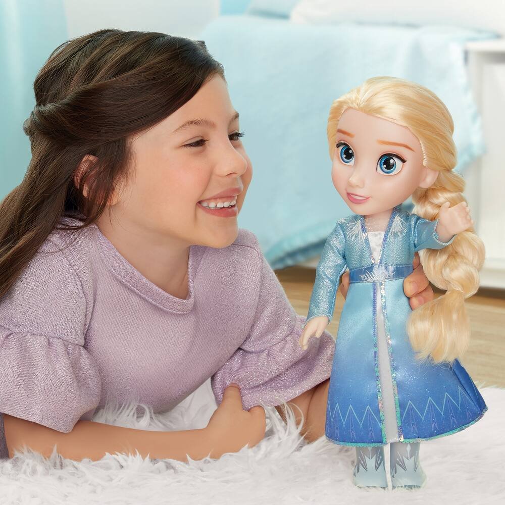 Poupée chantante Elsa REINE DES NEIGES 2 : la poupée à Prix Carrefour