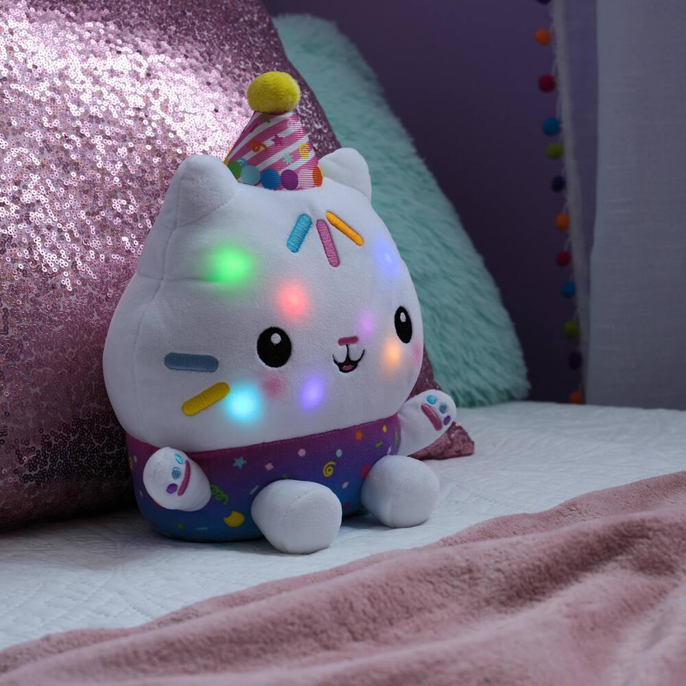 Gabby Peluche Interactive P'tiChou 25 Cm - Sons, Lumières, 3 Modes, Tenue Festive, Cadeau Enfant 3 Ans, Univers Gabby Et La Maison Magique