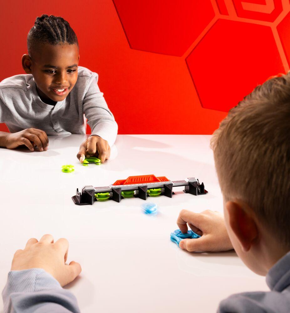 Magshuto Mag Battle Rail - Jeu d'adresse Tomy | King Jouet France Magshuto Mag Battle Rail - Jeu d'adresse Tomy | King Jouet France