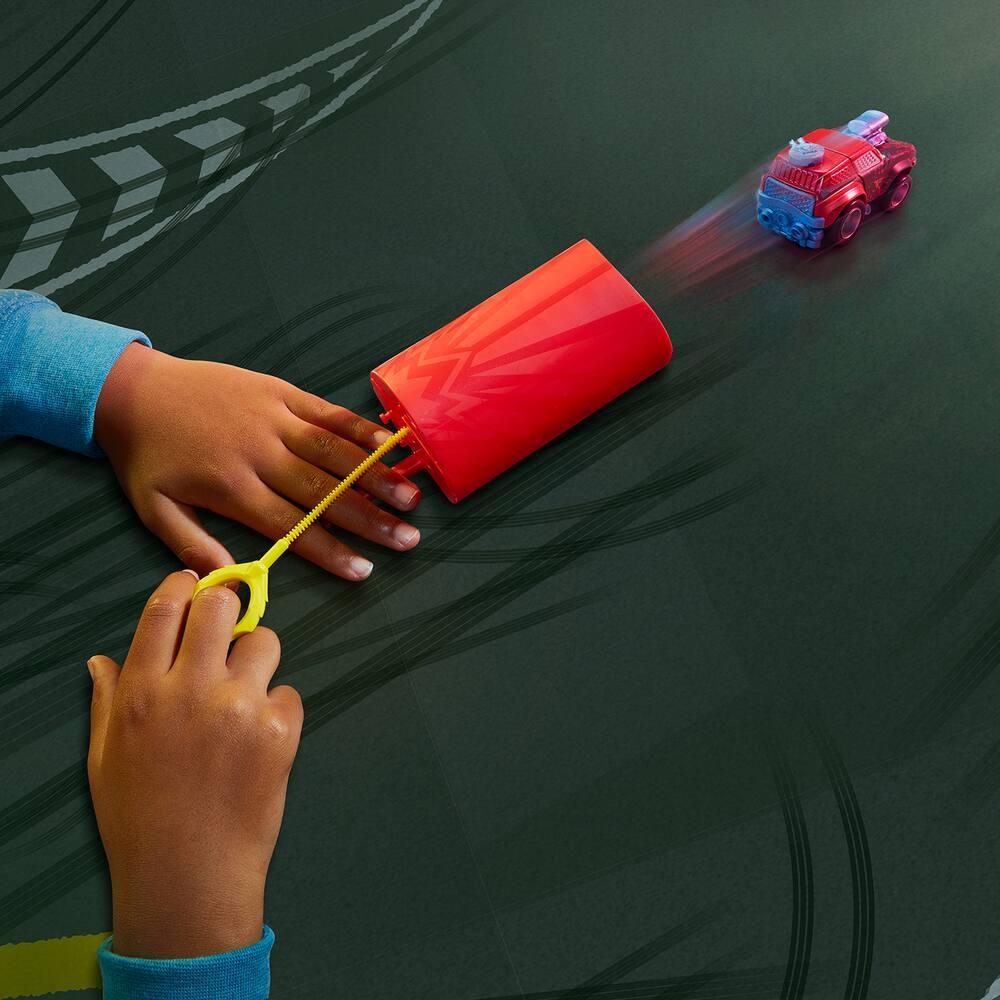 Famosa Boom City Racers – Voiture Explosive à Collectionner, édition Aléatoire Avec Lumière Et Son